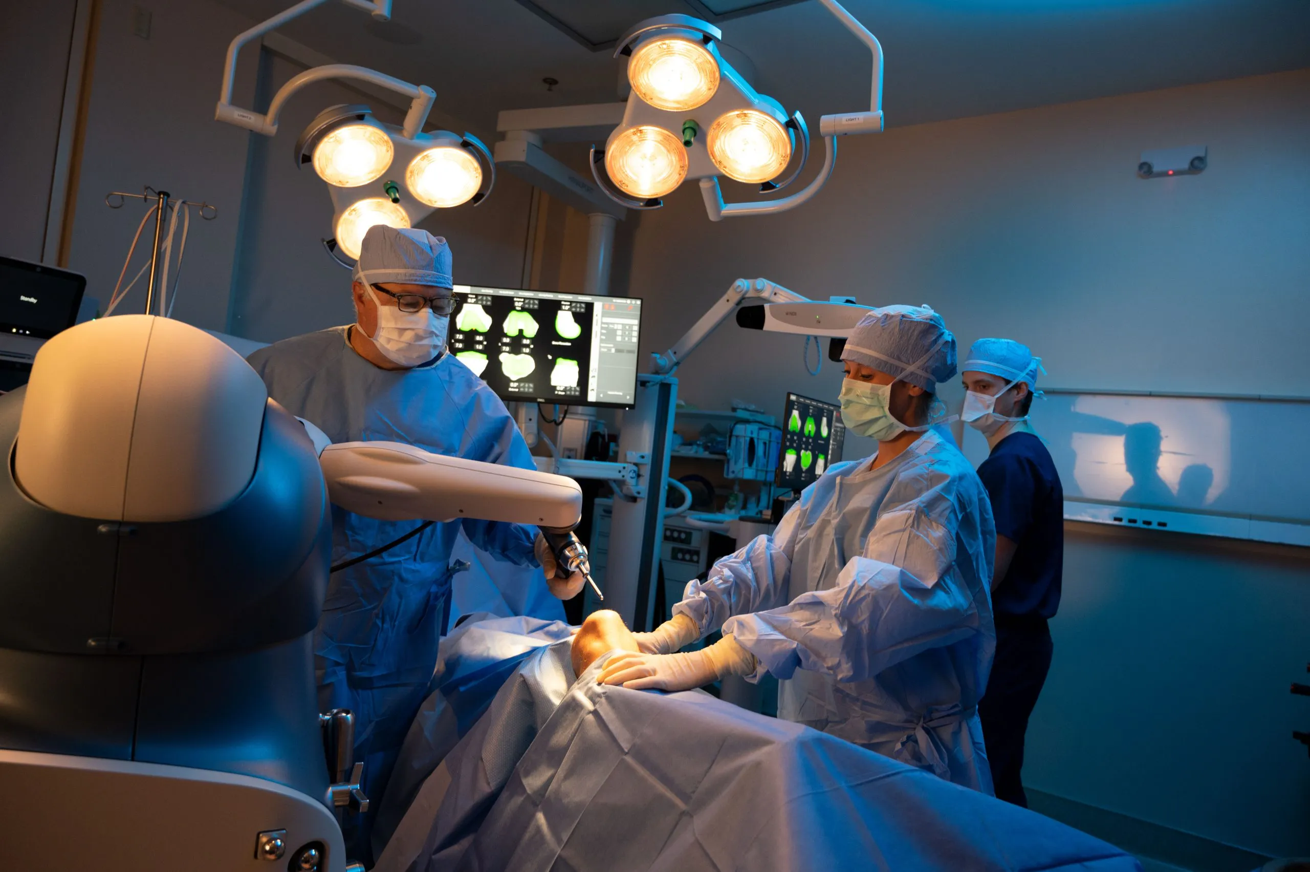 عمل تعویض مفصل زانو