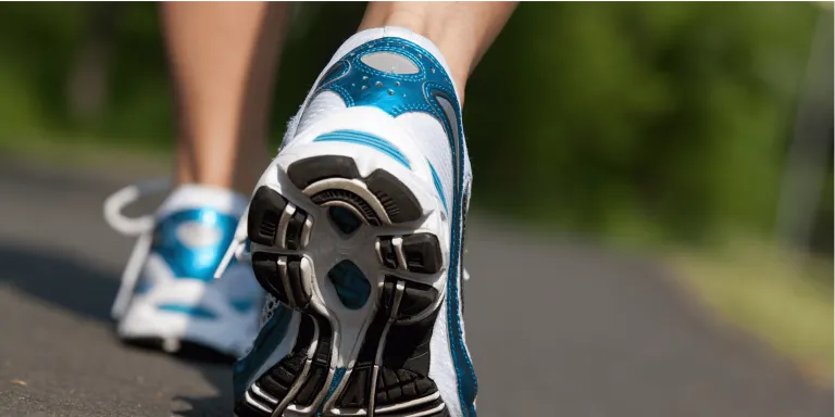 آیا راه رفتن برای دیسک کمر خوب است؟